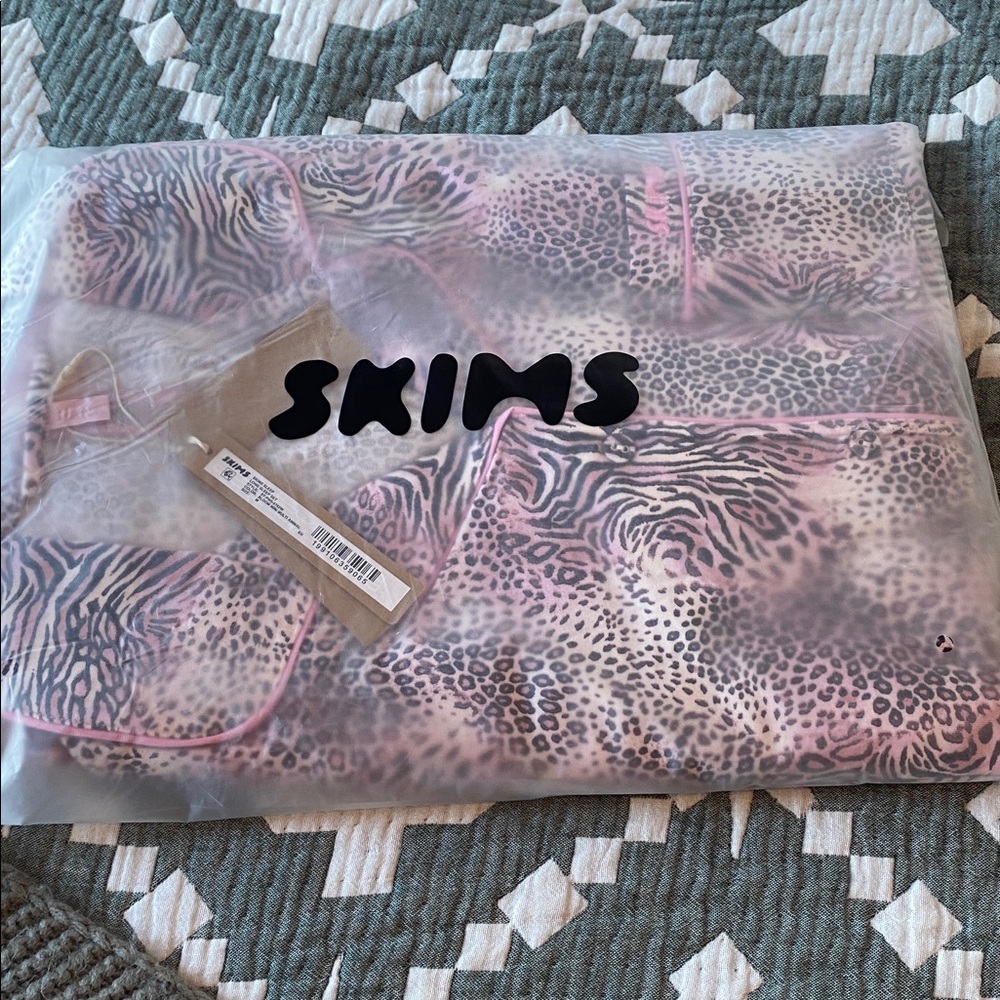 NWT Skims Pajama Set